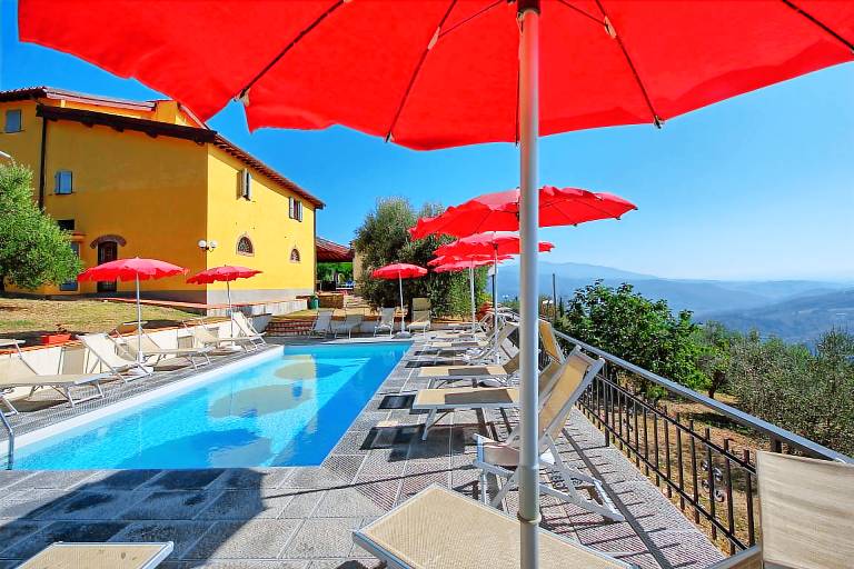 Child-friendly villa with pool, patio & grill | Panoramic view | Pets are welcome — photo 5