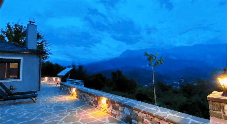 Vacation home with yard, terrace & grill — photo 3