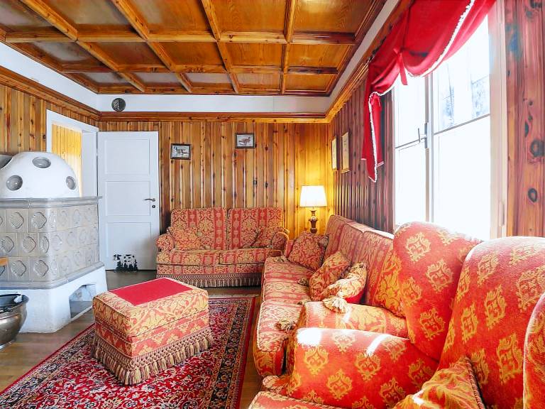 Family-friendly vacation home with garden, hot tub & sauna | Mountain view | Ski nearby | Pets are welcome — photo 2