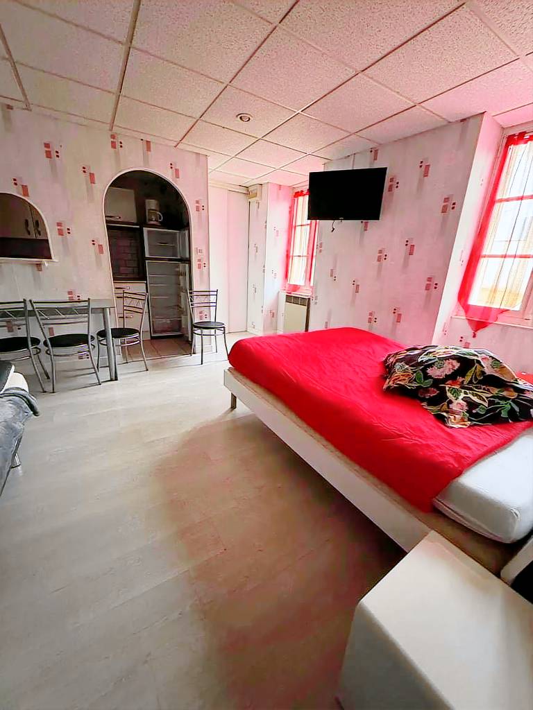 Charming Studio in Néris-les-Bains - 25 m² with terrace — photo 4
