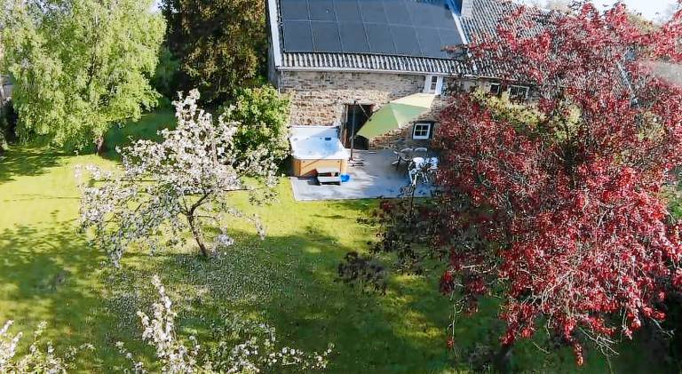 Vacation home with sauna & jacuzzi in Liege