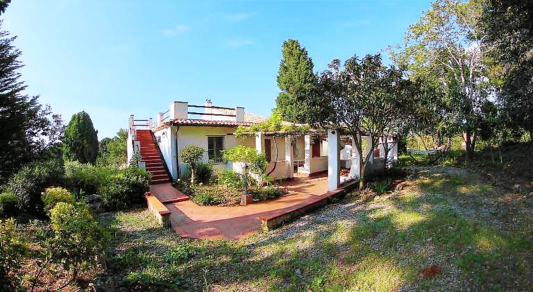 Serviced apartment with garden, patio & barbecue | Beach nearby | Pet-friendly in Tropea