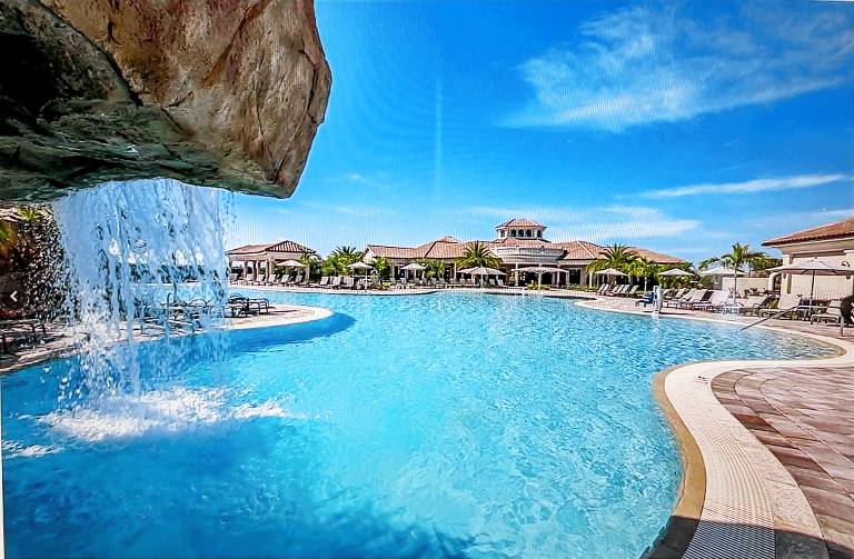 House with sauna, patio & pool in Bradenton, FL