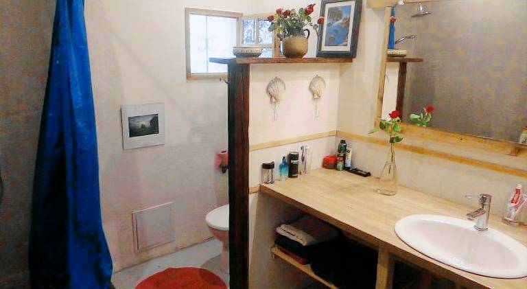 Rental apartment with terrace, yard & barbecue — photo 2