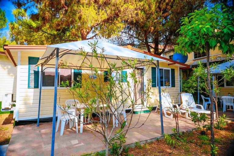 Beautiful mobile home with pool & terrace | Close to the beach | Pets allowed — photo 2