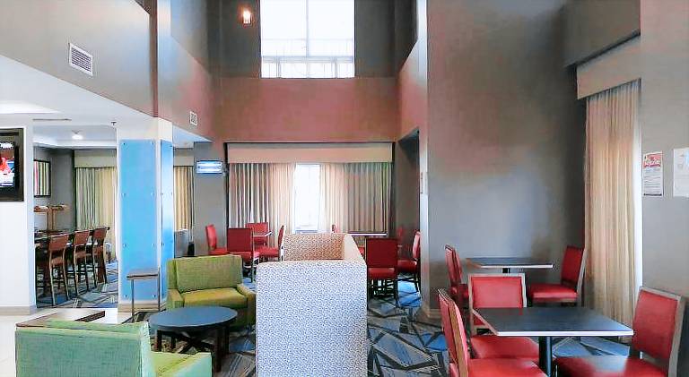 Holiday Inn Express Trincity By IHG — photo 3