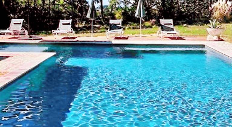 Chateau Le Repos - Luxury air-conditioned property with pool — photo 2