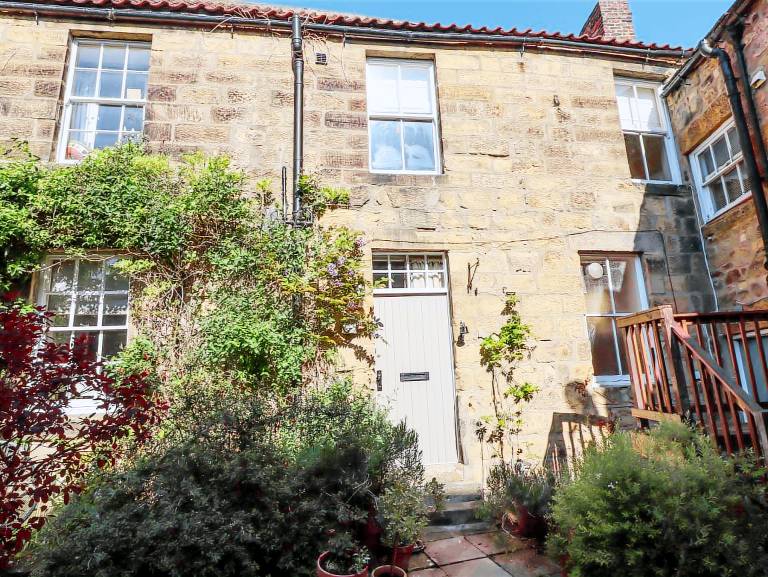 Nice cottage with garden | Pets allowed in Alnwick