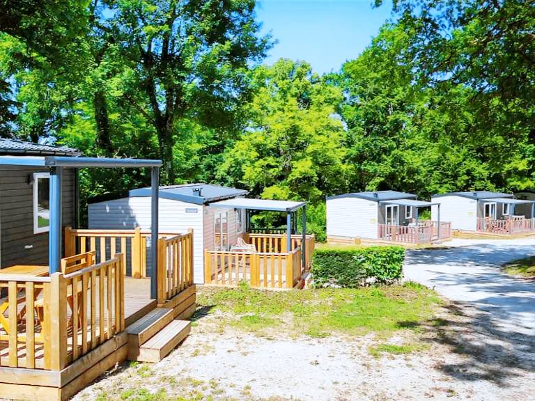 Mobile home with pool & patio | Beach nearby | Pets are welcome — photo 2