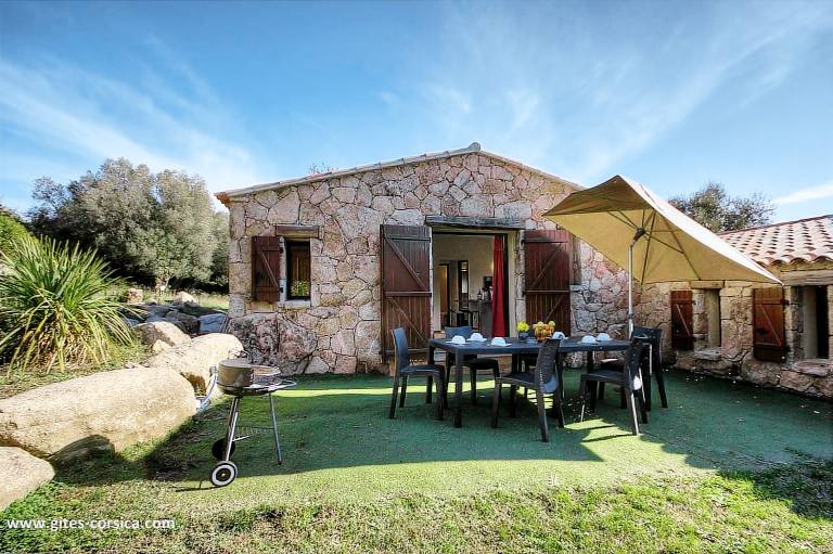 Fully equipped gite with grill, heated pool & garden | Mountain view | Pets are welcome — photo 3
