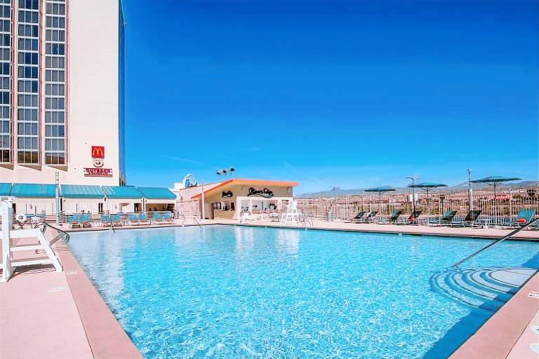 323 Laughlin Airbnbs Vacation Rentals From 46 HomeToGo   191c80354ef46601bd48928da7 