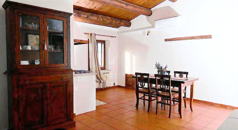 Lovely holiday apartment with patio, private pool & yard | Dogs allowed — photo 3