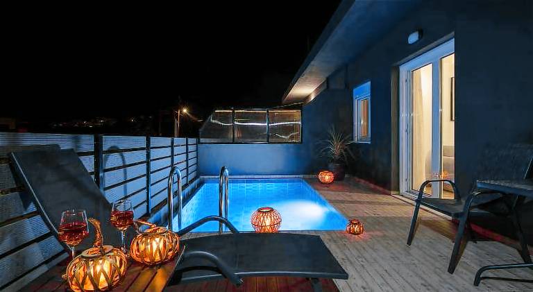 Holiday apartment with private pool & patio — photo 2