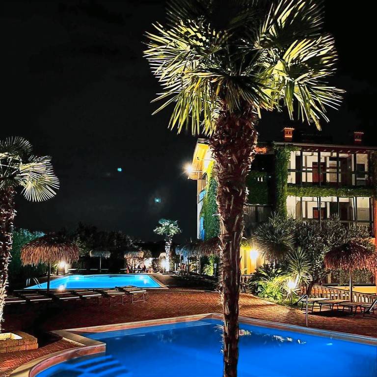 Family-friendly wonderful rental apartment with pool, garden & patio | Pets allowed — photo 5