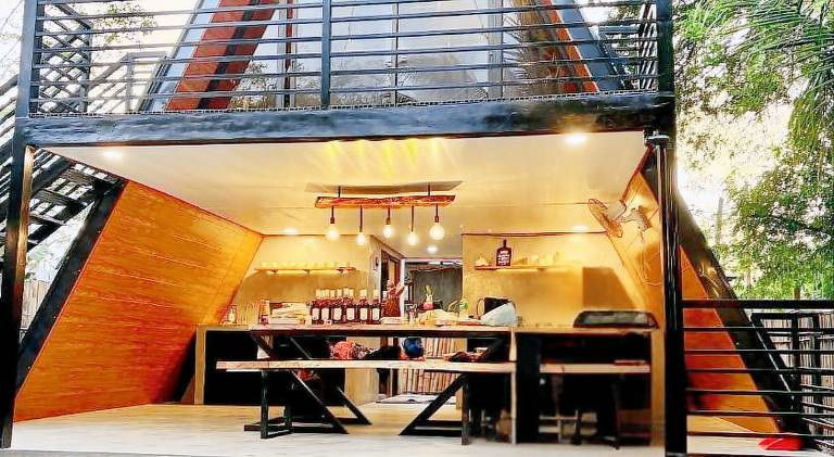 Vacation home with pool | Beach nearby | Pets are welcome in Bolinao