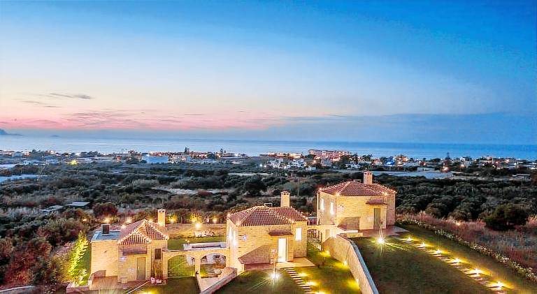 Nice villa with pool, yard & grill | Pets allowed in Hersonissos