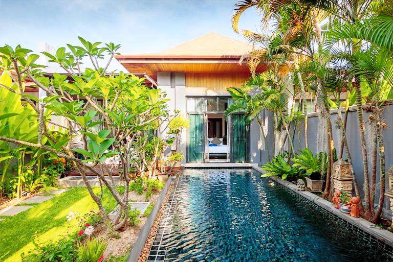 Huis Kata Beach