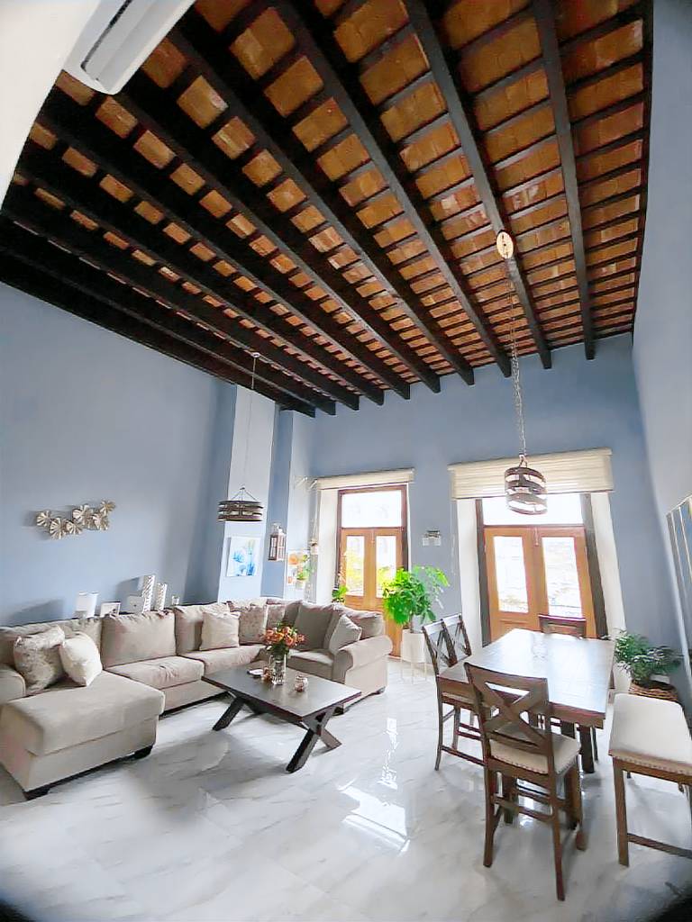Hugo's Rental — photo 4