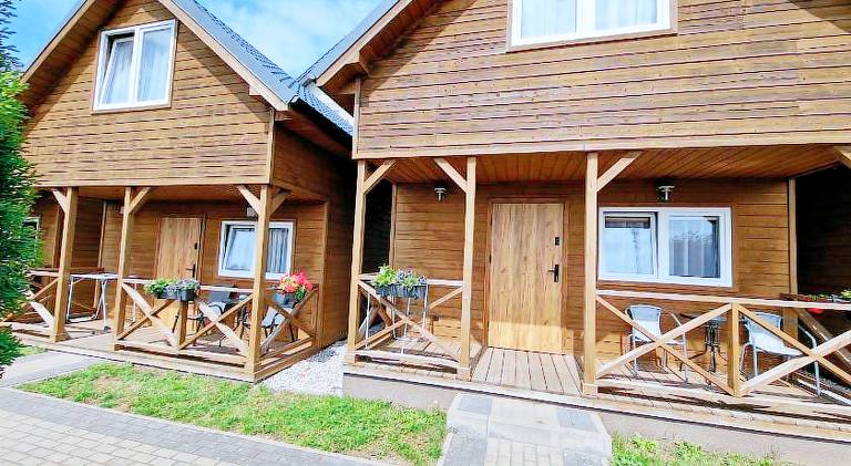 Lodge with barbeque, patio & yard in Rewal