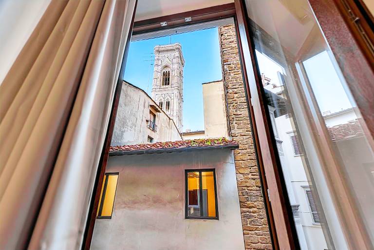 Apartment 'Your House At The Duomo' with Wi-Fi and Air Conditioning — photo 2