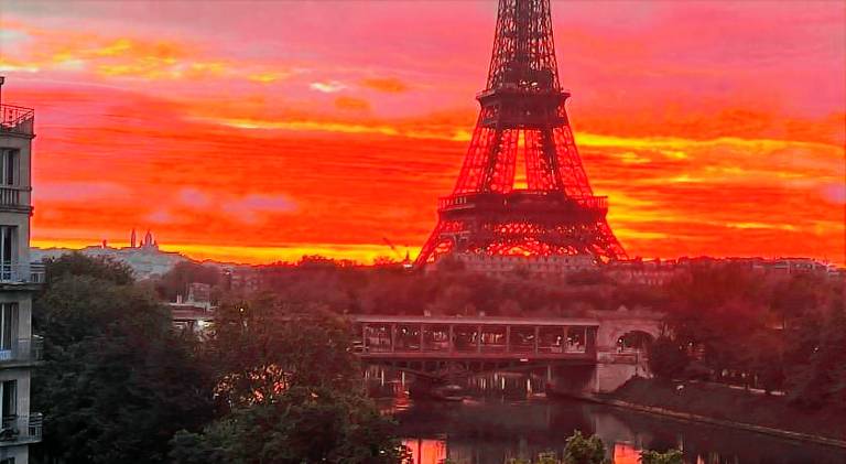 Les Amoureux de Paris in Puteaux