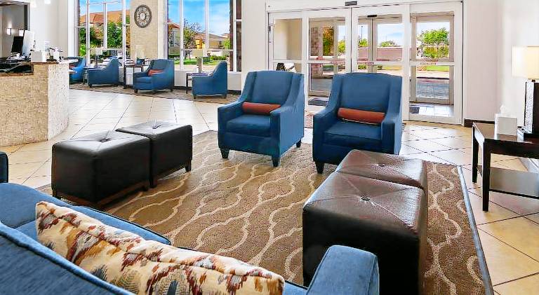 Comfort Suites Granbury — photo 2