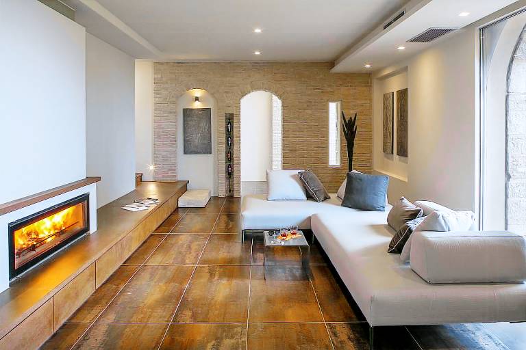 Apartment with yard, pool & BBQ — photo 2