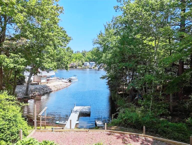 Cottage Mashapaug Lake