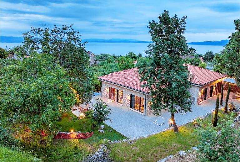Fully equipped villa with garden, patio & barbecue | Sea view | Pets are welcome — photo 2