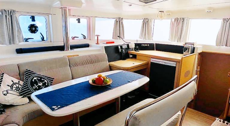 Charming boat with patio | Dogs allowed — photo 4