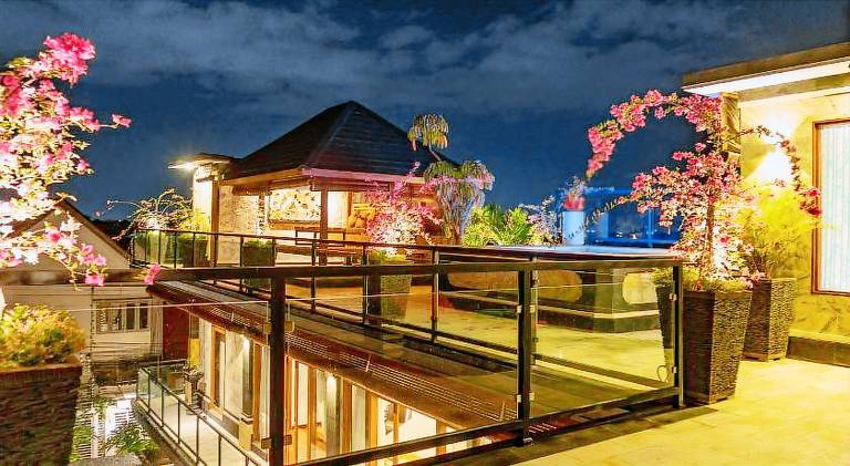 Winy Estate - Luxury Villa with Rooftop Jacuzzi — photo 4