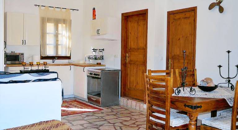 House with patio & barbeque — photo 4