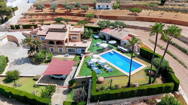 Child-friendly lovely villa with patio, yard & barbecue | Beach view | Pet-friendly — photo 2