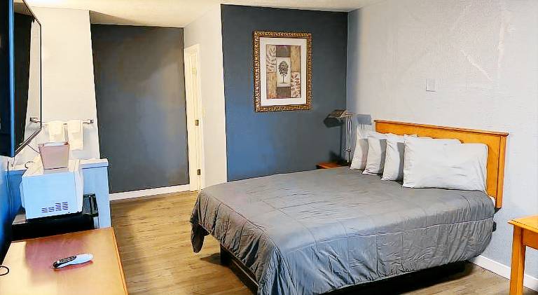 Oasis Inn and Suites — photo 2