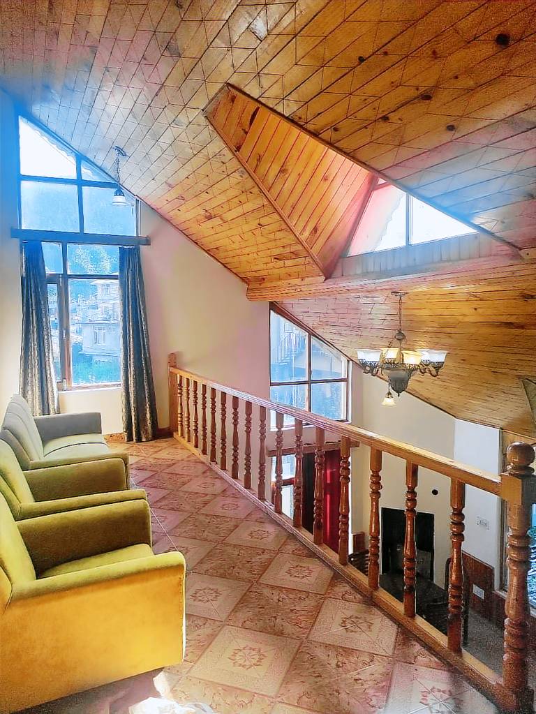 CozyNook Manali Balcony with 360 Mountain Views — photo 5