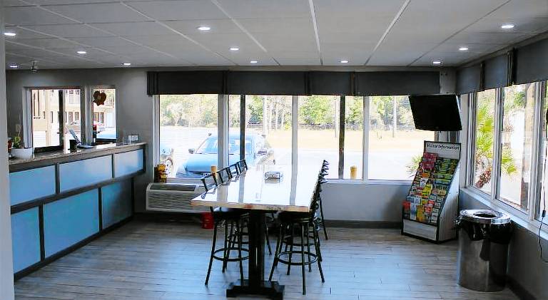 Riverfront Inn — photo 4