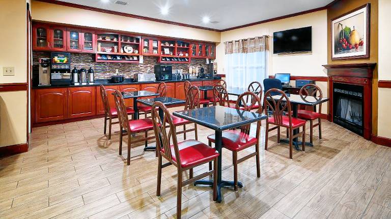 Quality Suites — photo 4
