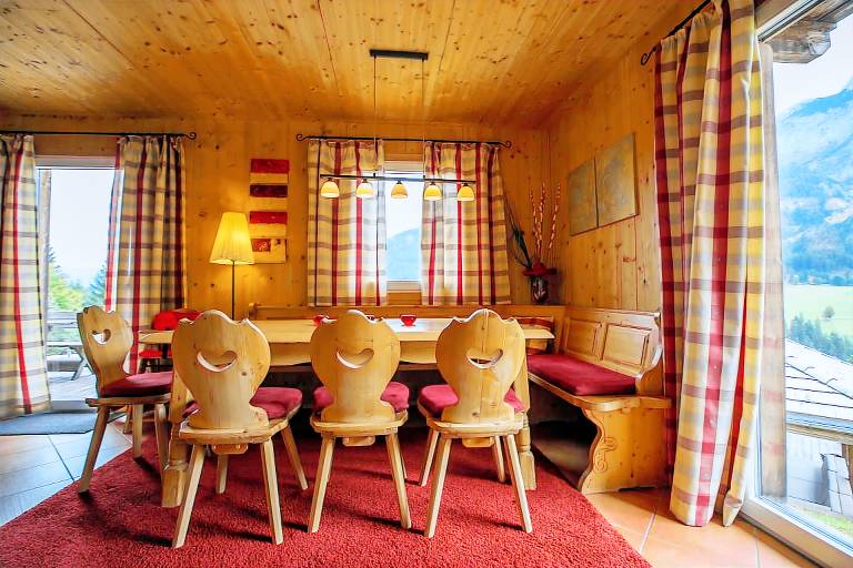 Beautiful chalet with pool, yard & sauna | Next to the ski | Pet-friendly — photo 2