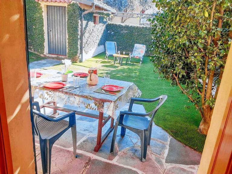 House with garden & patio | Mountain view — photo 3