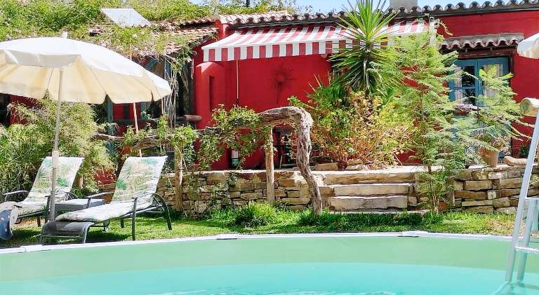 Lodge with pool, patio & yard | Dogs allowed — photo 2