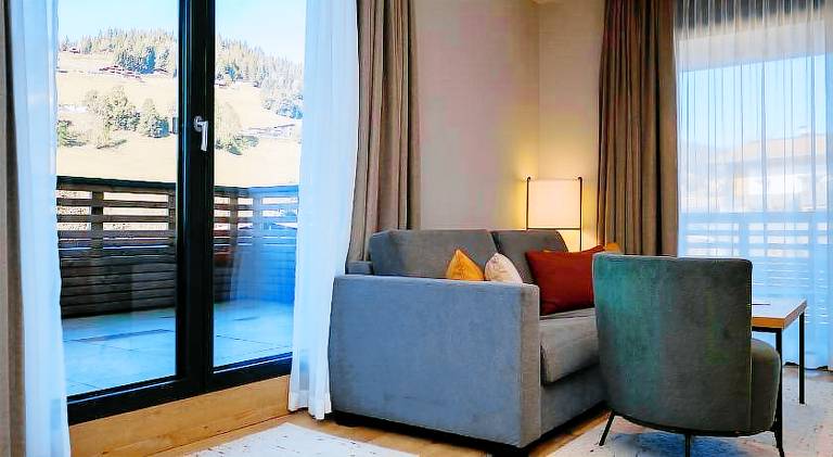 Holiday apartment with pool, patio & jacuzzi — photo 2