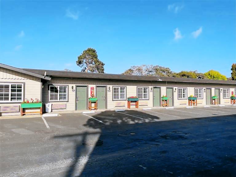 Motel  Monterey