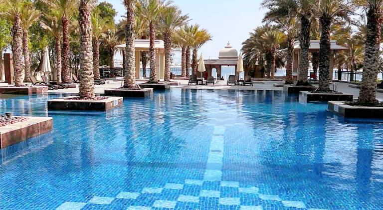 Spacious 2-bedroom beachfront apartment with pool in Dubai
