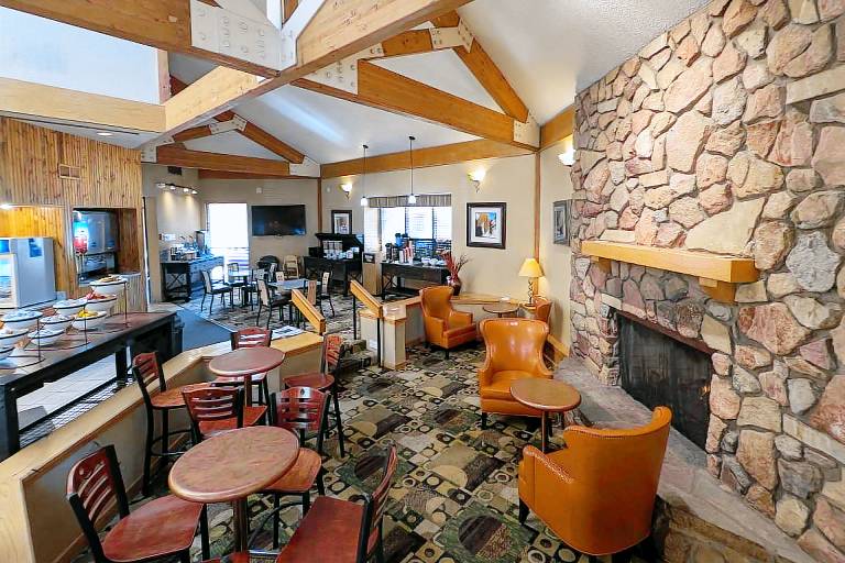 Comfort Inn Near Vail Beaver Creek — photo 3