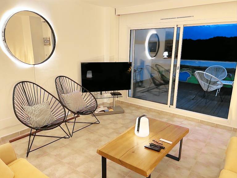Rental apartment with terrace, garden & pool — photo 2