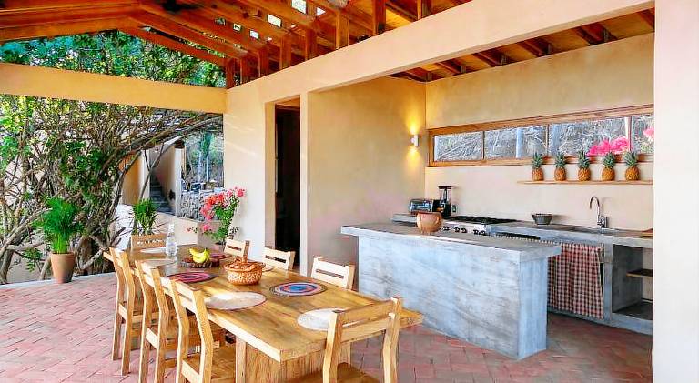 Villa with pool — photo 5
