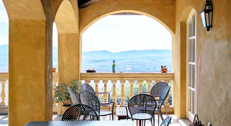 Vacation home with pool, garden & patio — photo 3