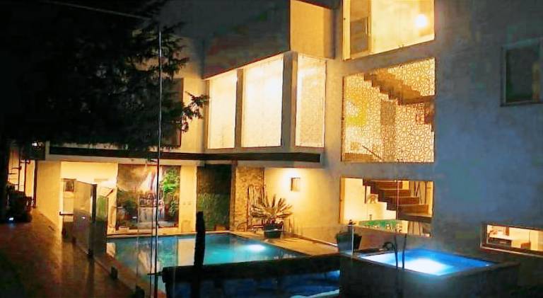 Suite de huespedes con alberca