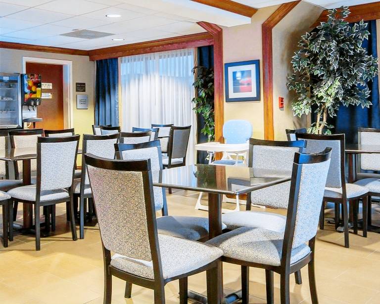 Comfort Suites Cumming-Atlanta near Northside Hospital Forsyth — photo 5