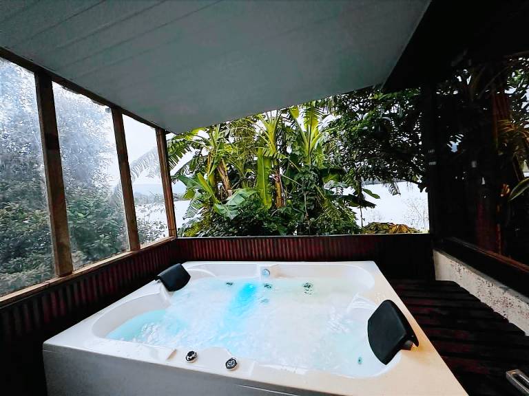 Villa with jacuzzi — photo 3